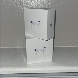 Apple AirPods Pro in White Packaging